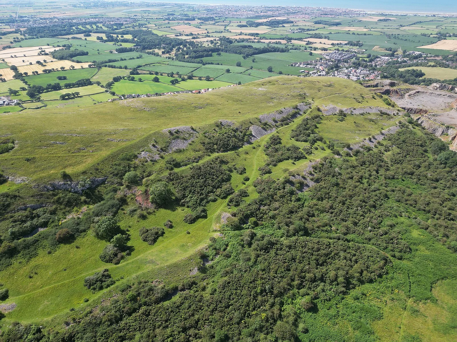 Moel Hiraddug